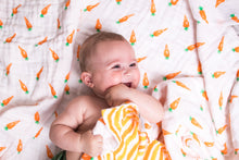 Load image into Gallery viewer, Carrot Organic Snug Blanket